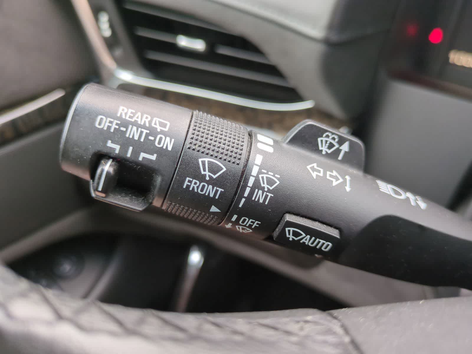 Thumbnail: 2015 Cadillac Escalade - 27