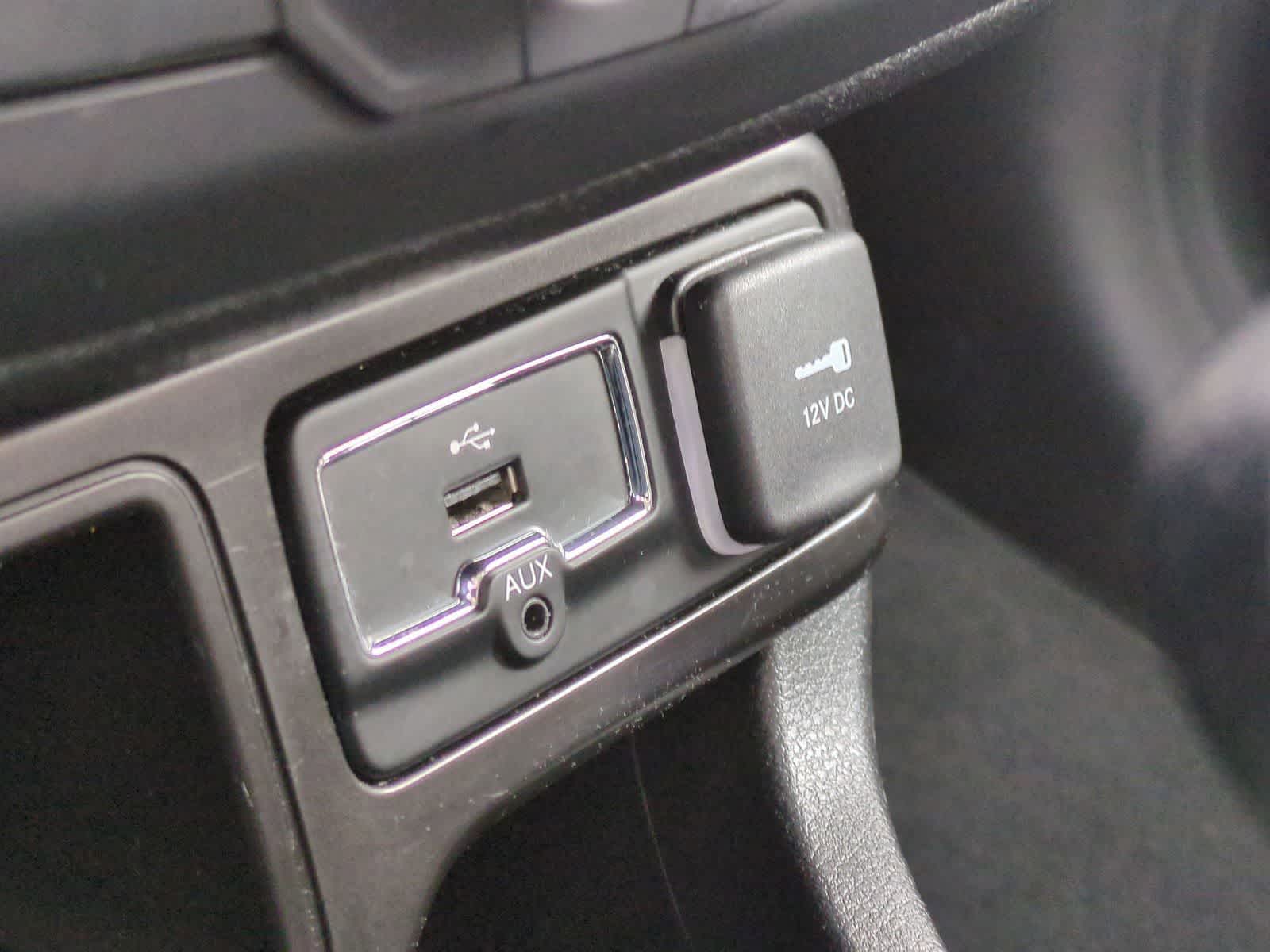 Thumbnail: 2020 Jeep Renegade - 32