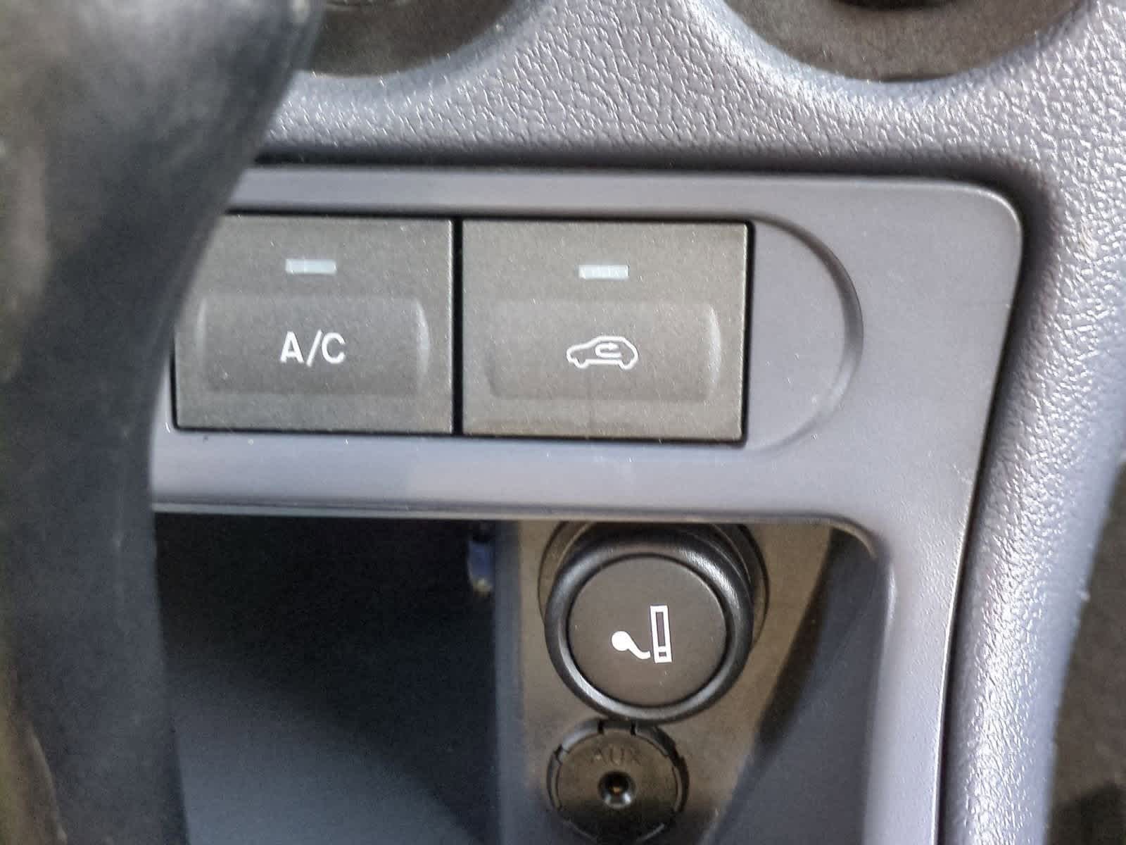 Thumbnail: 2011 Ford Transit Series - 27