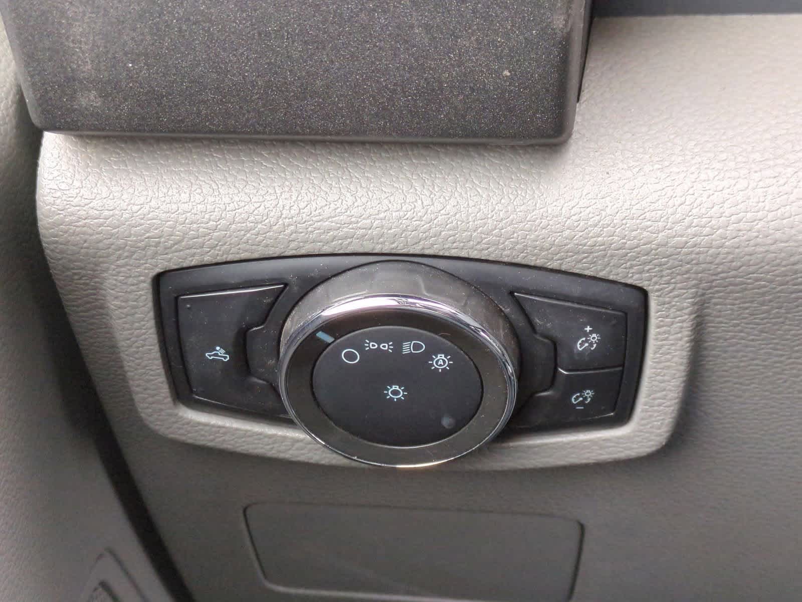 Thumbnail: 2022 Ford Econoline - 27