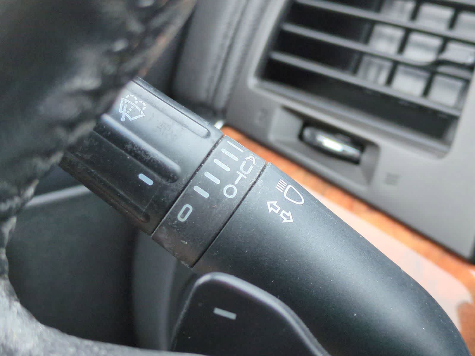 Thumbnail: 2013 Lincoln MKS - 25