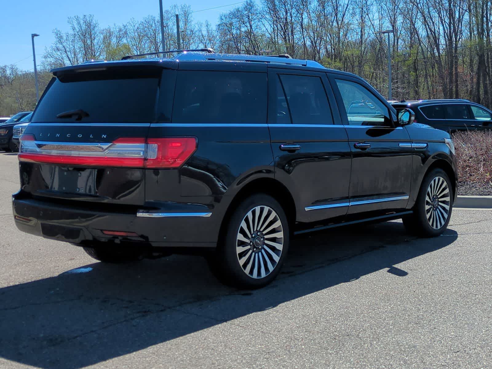 Thumbnail: 2021 Lincoln Navigator - 8