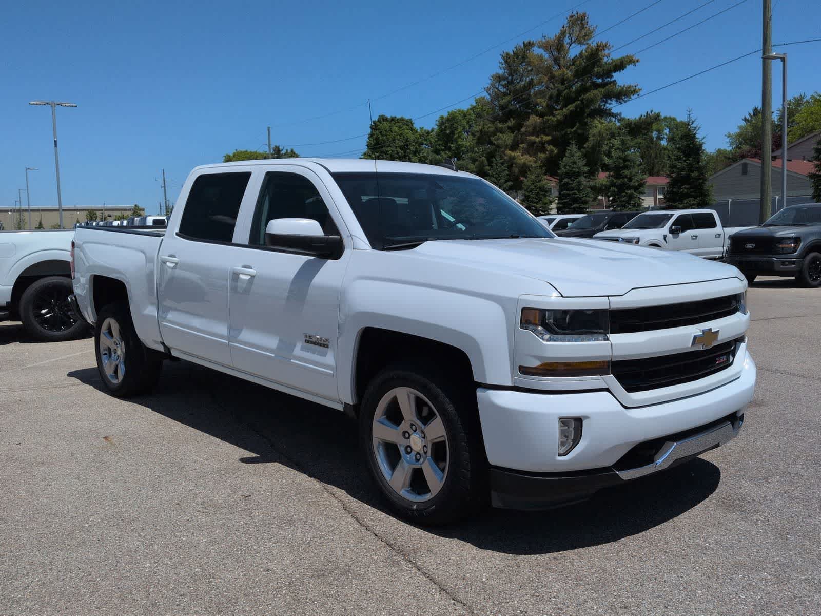 Thumbnail: 2018 Chevrolet Silverado 1500 - 2