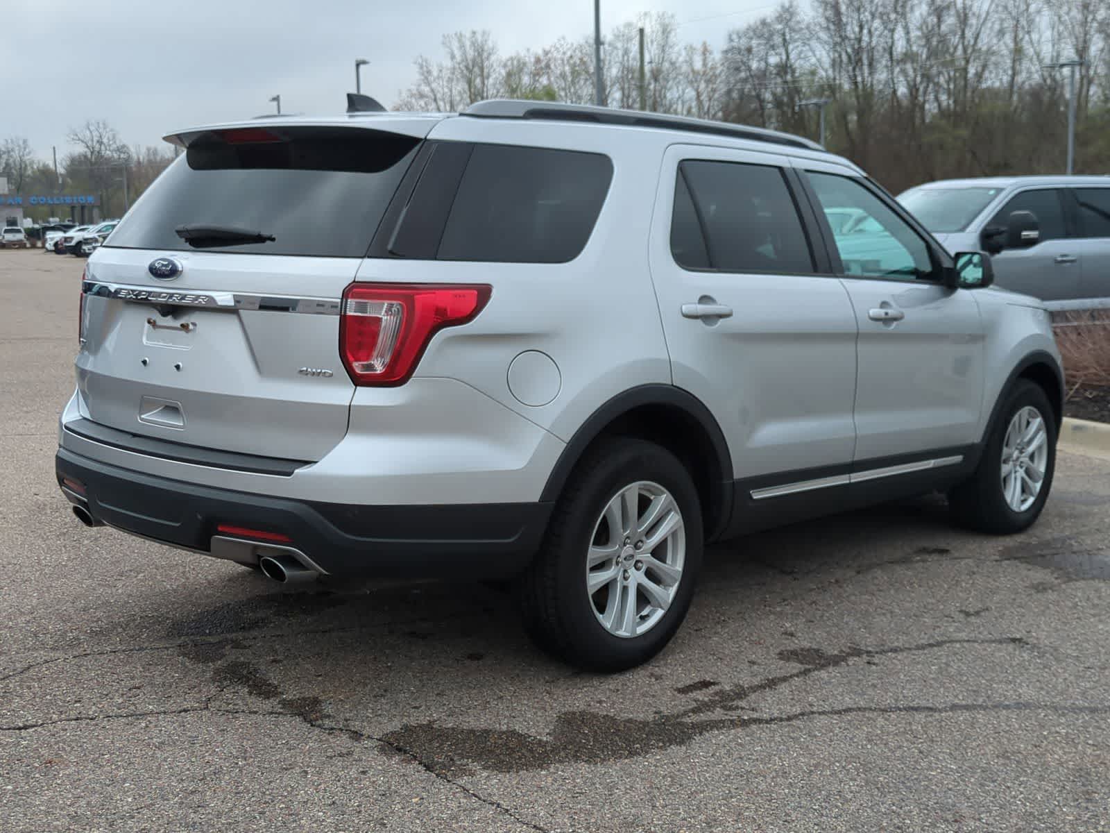 Thumbnail: 2018 Ford Explorer - 8