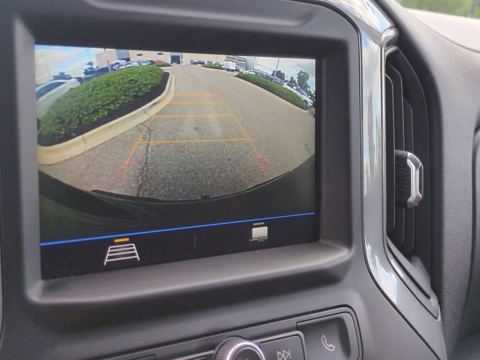 Thumbnail: 2019 Chevrolet Silverado 1500 - 27