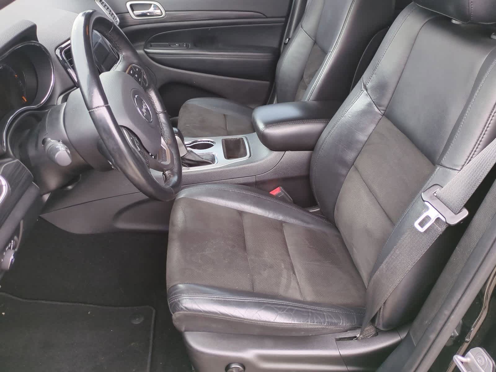 Thumbnail: 2020 Jeep Grand Cherokee - 16