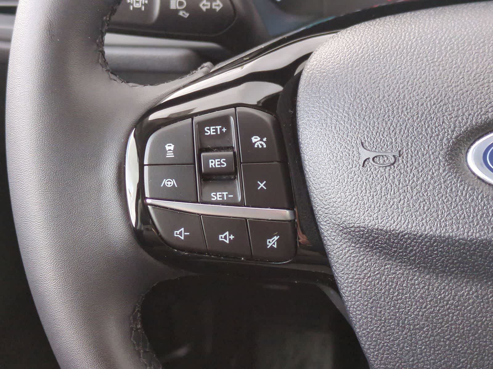 Thumbnail: 2022 Ford Escape - 23