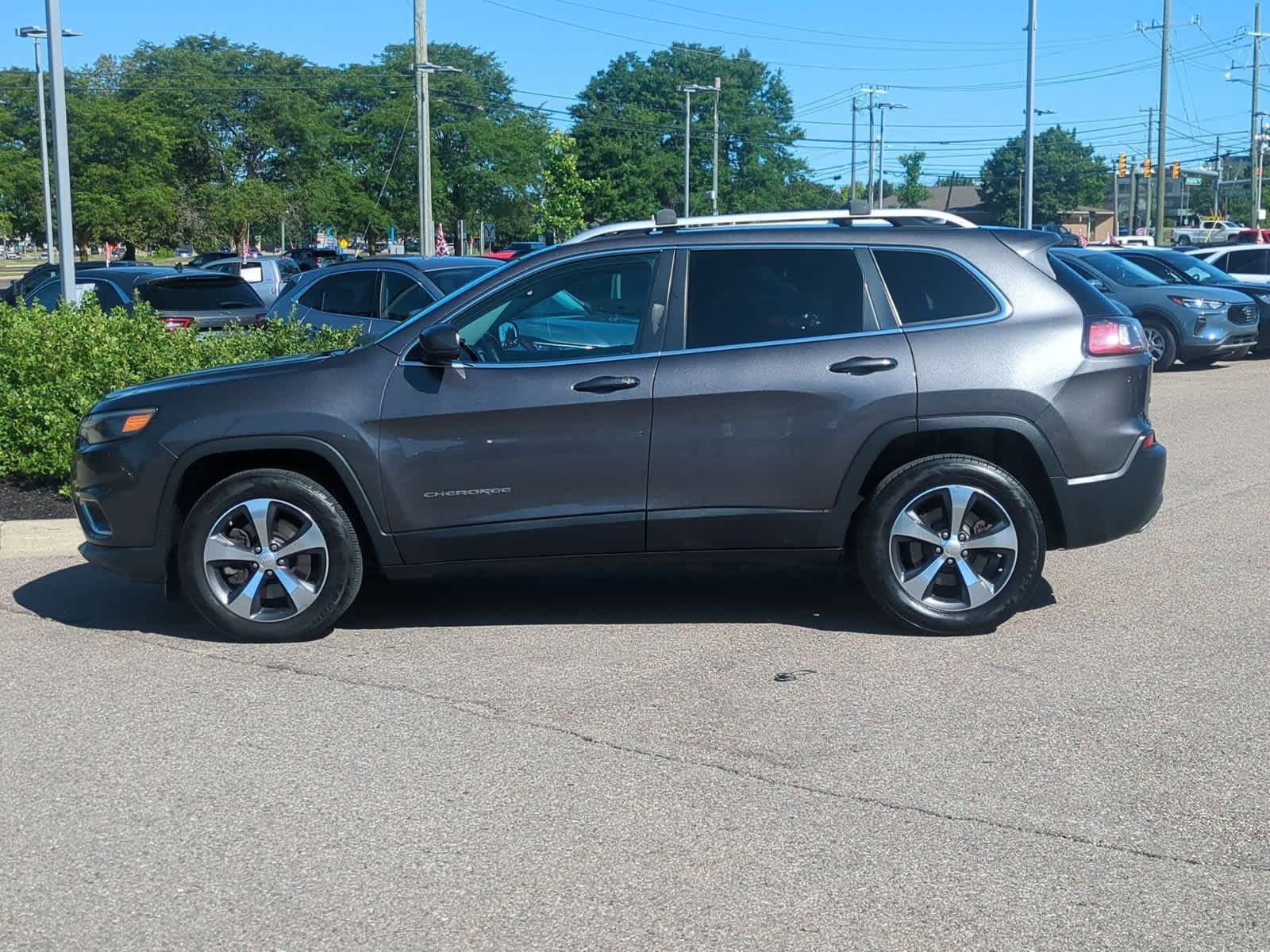 Thumbnail: 2019 Jeep Cherokee - 5