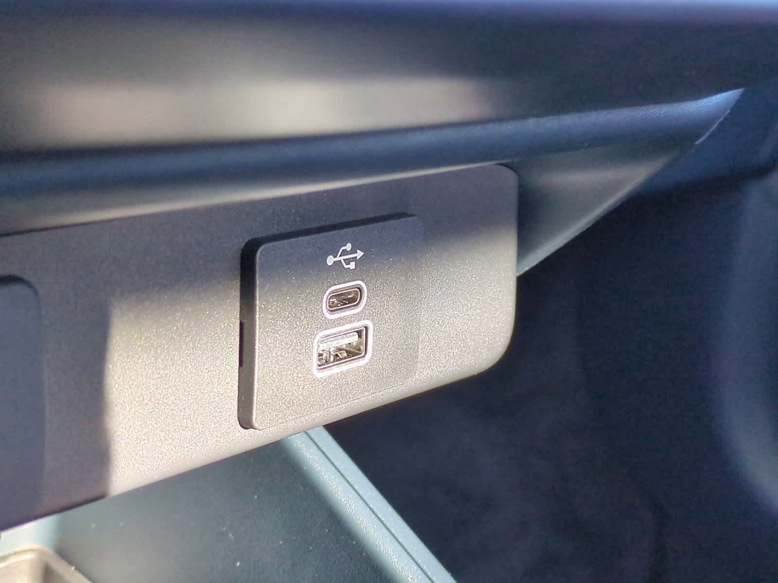 Thumbnail: 2025 Ford Maverick - 30