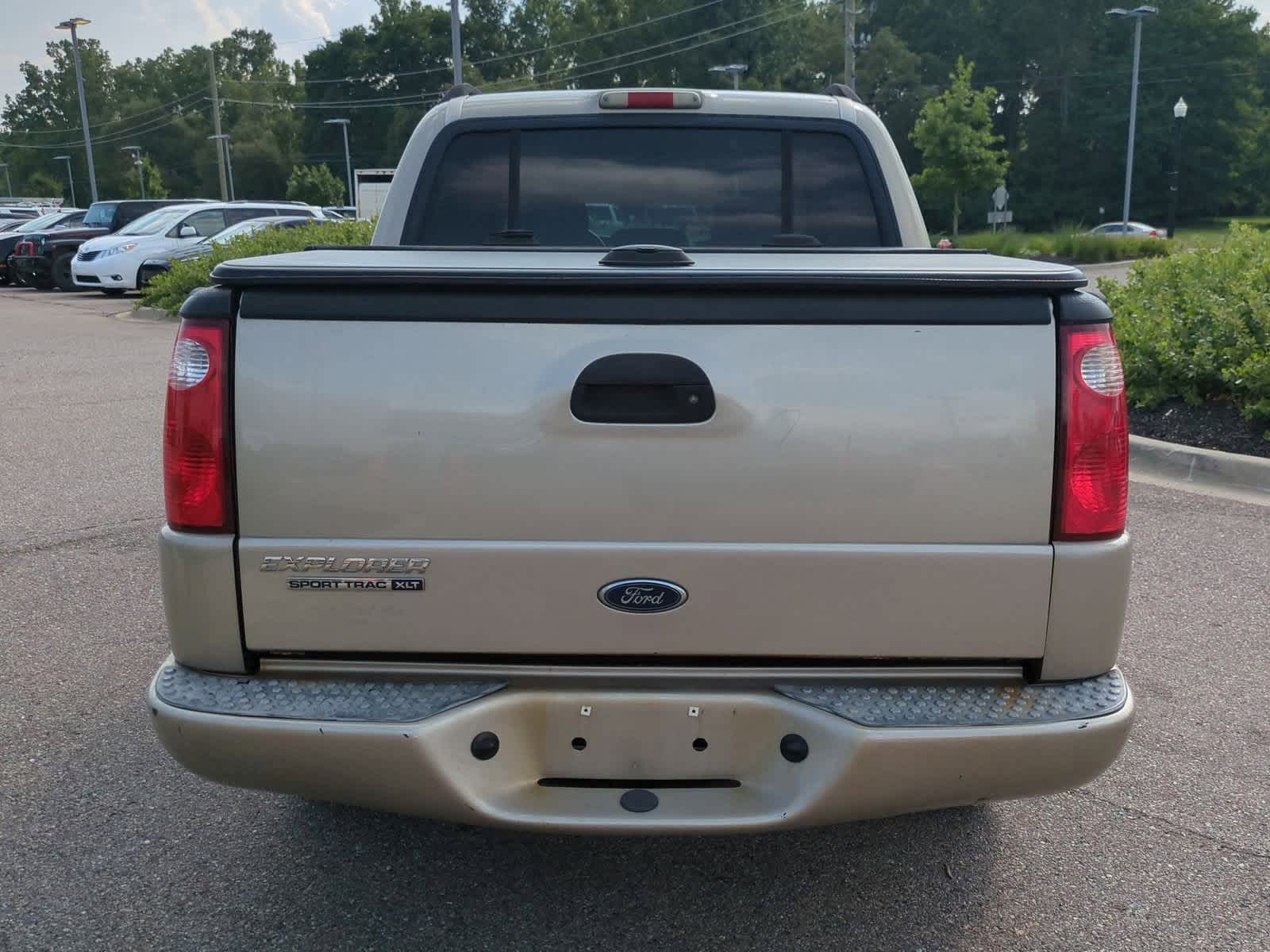 Thumbnail: 2004 Ford Explorer Sport Trac - 7