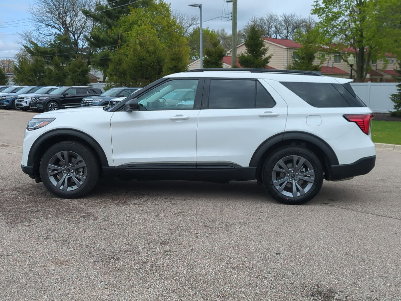 Thumbnail: 2026 Ford Explorer - 5