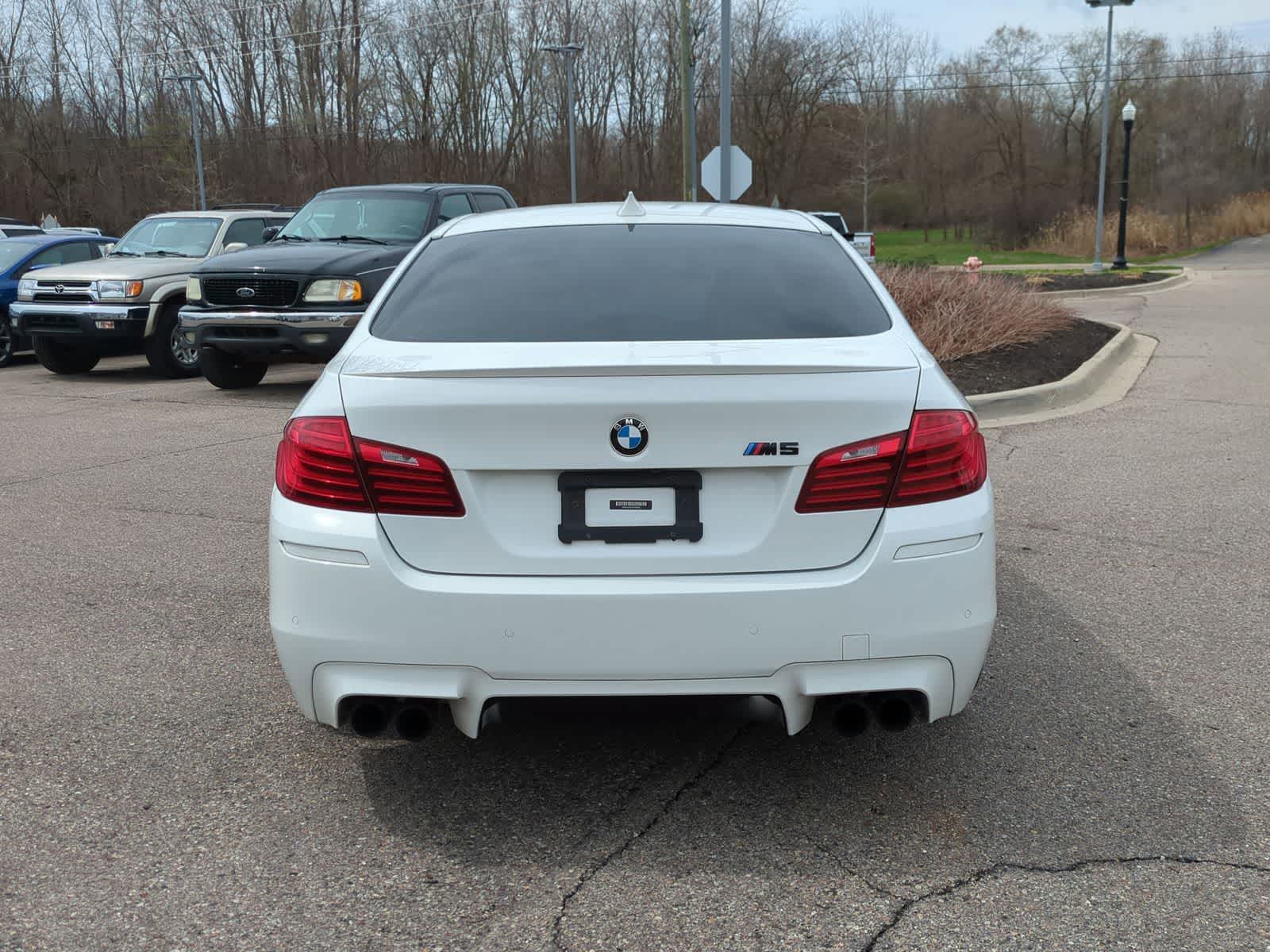 Thumbnail: 2016 BMW M5 - 7