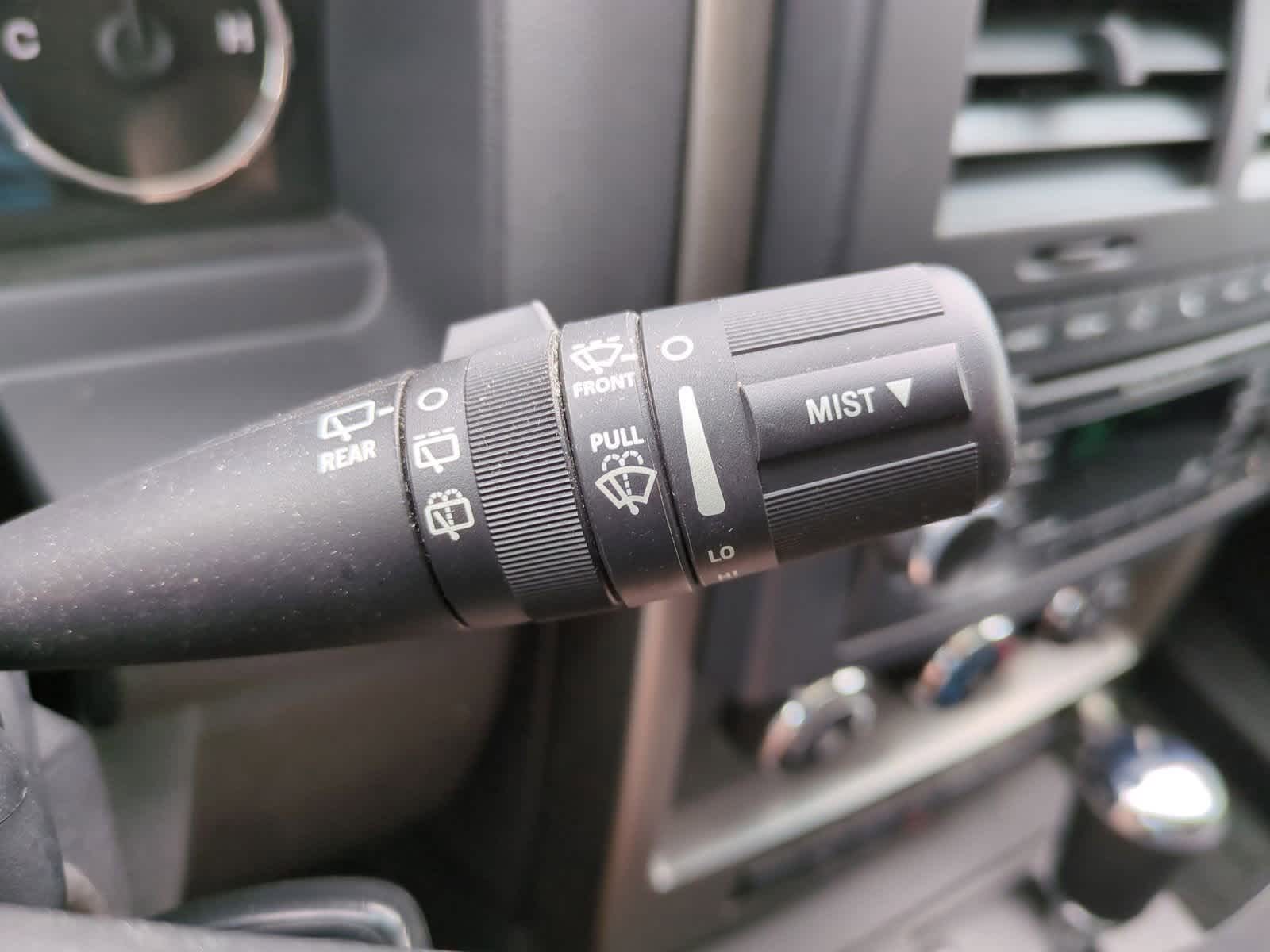2012 Jeep Liberty Sport 27