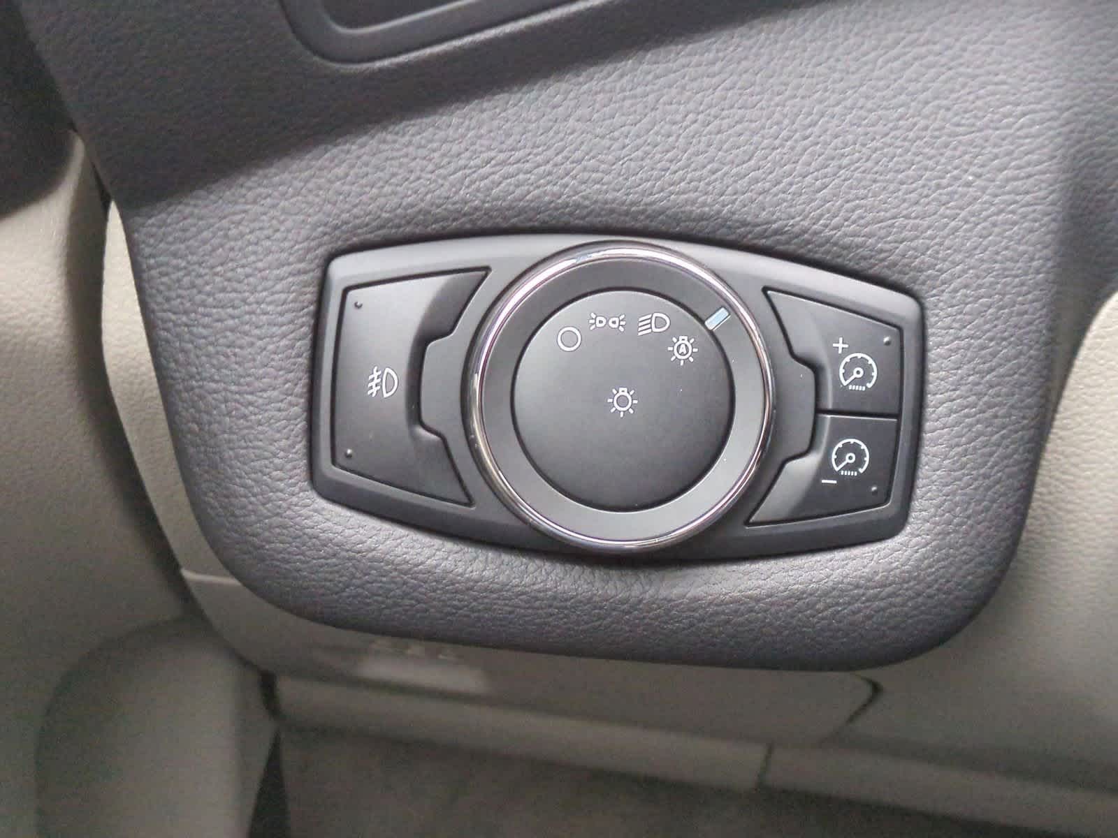 Thumbnail: 2013 Ford Escape - 28