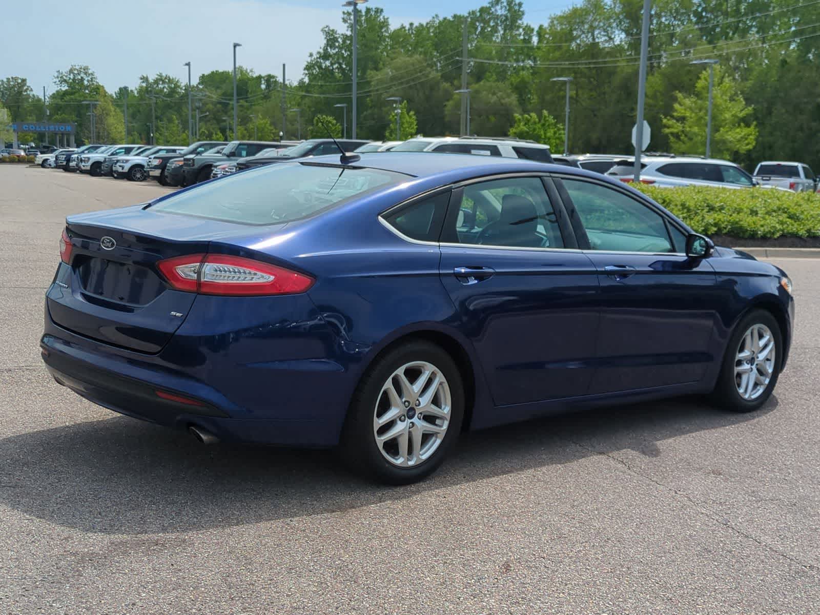 Thumbnail: 2015 Ford Fusion - 8