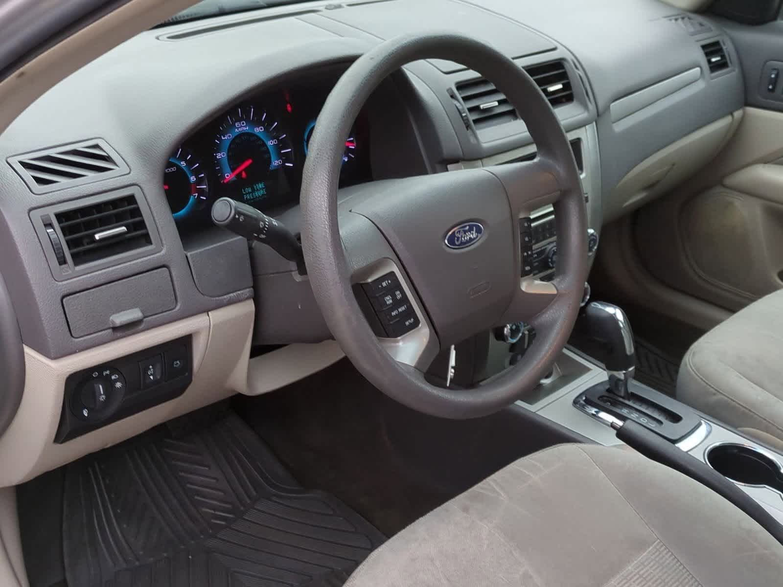 Thumbnail: 2012 Ford Fusion - 10