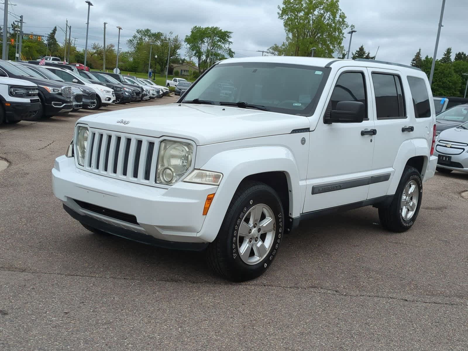 Thumbnail: 2011 Jeep Liberty - 4