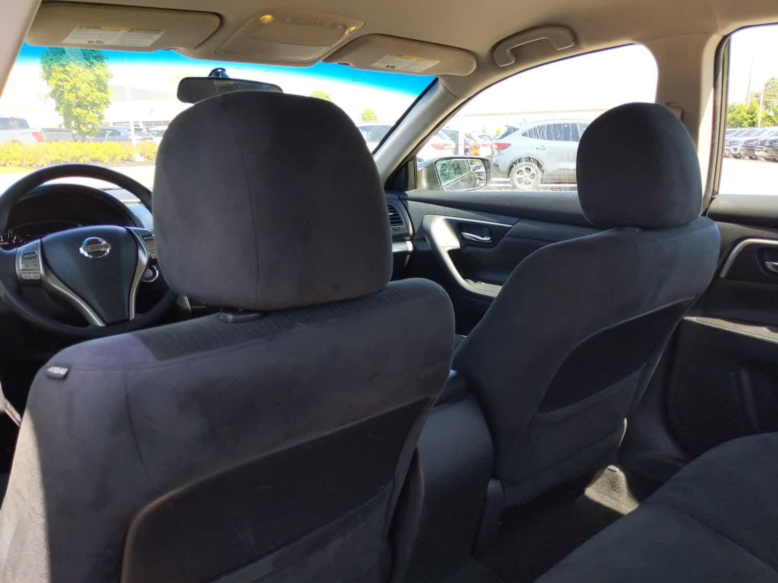 Thumbnail: 2015 Nissan Altima - 17
