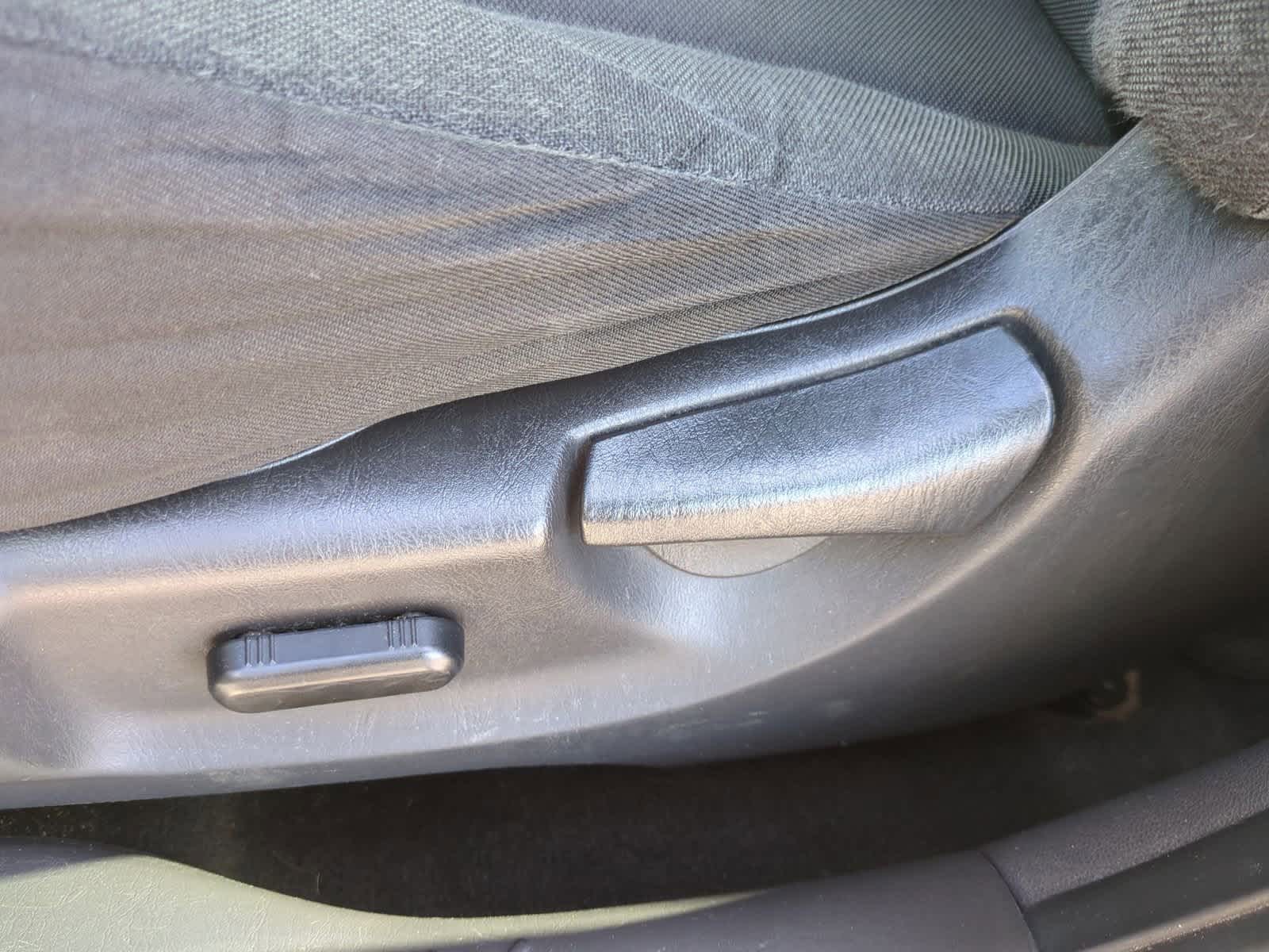2011 Ford Escape XLT 17