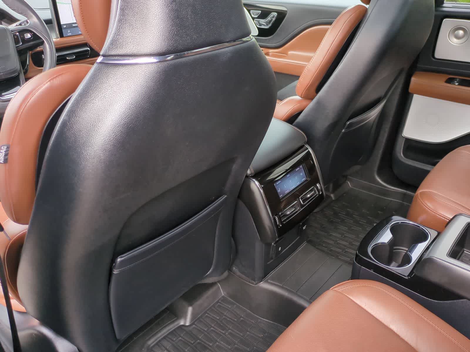 Thumbnail: 2022 Lincoln Aviator - 18