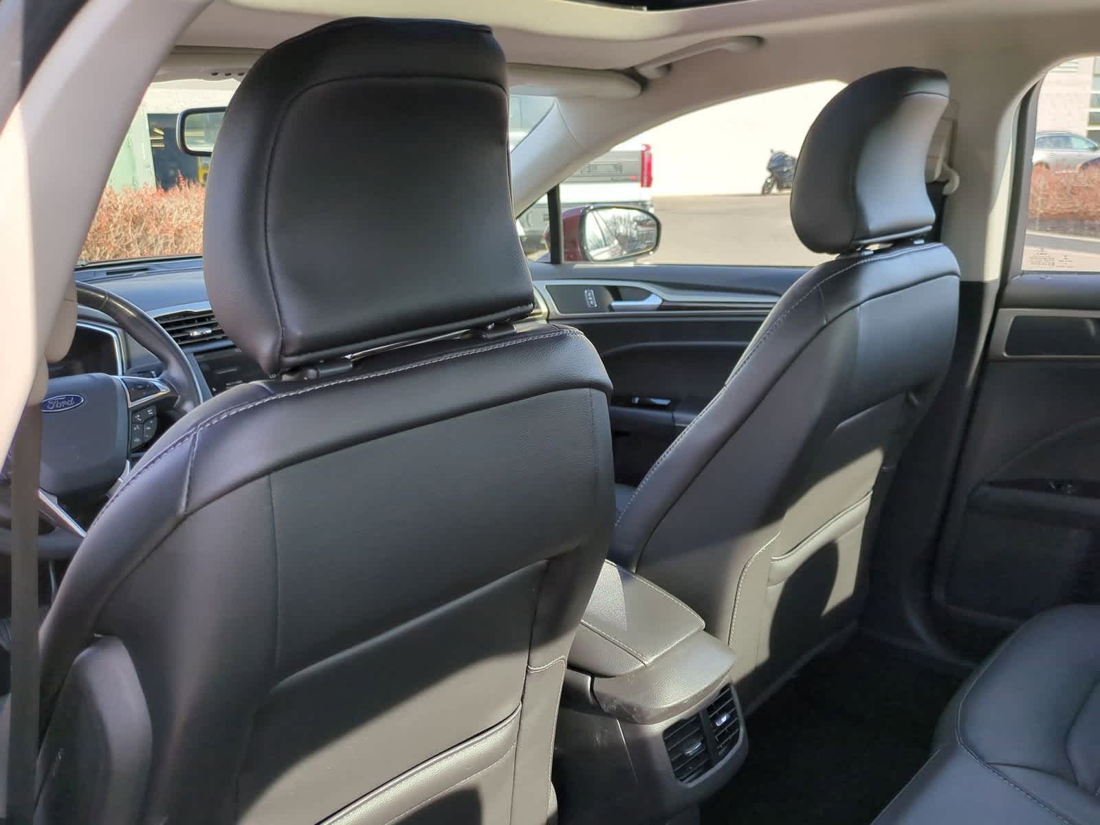 2015 Ford Fusion SE 18