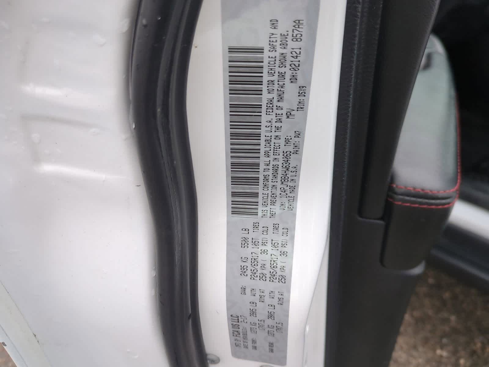 Thumbnail: 2017 Jeep Cherokee - 34