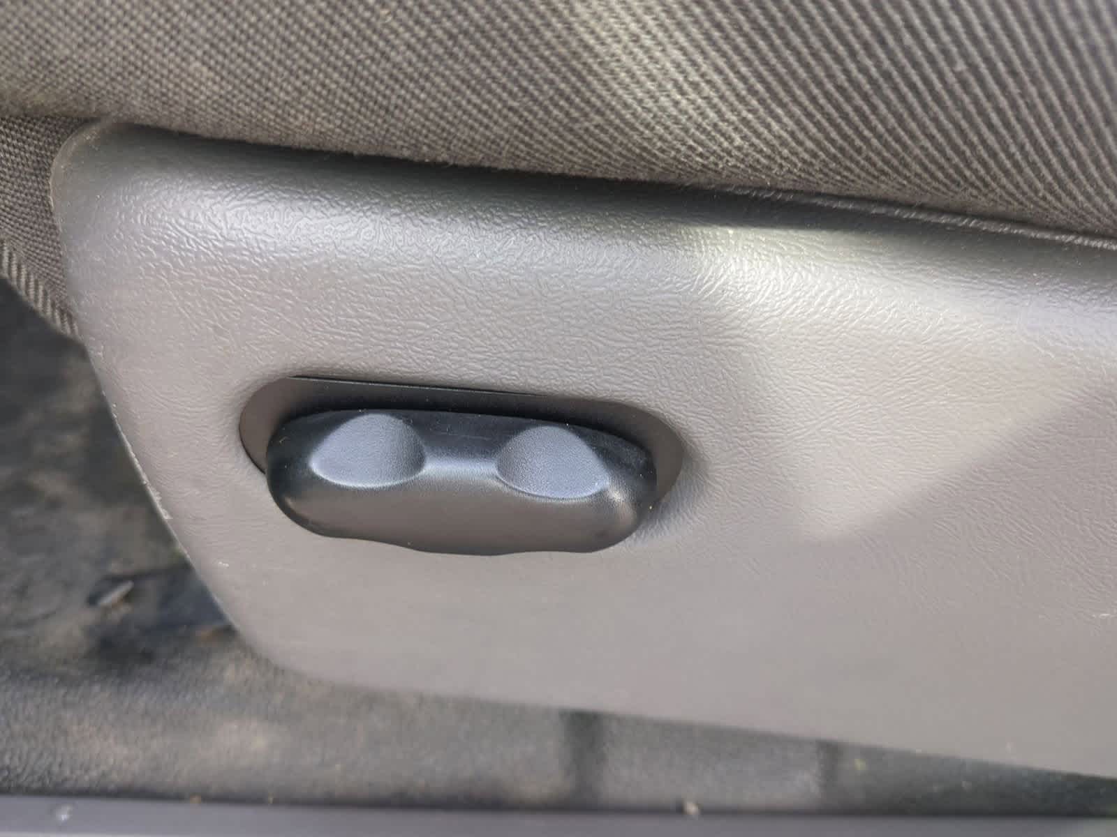 Thumbnail: 2001 Ford Explorer Sport Trac - 17