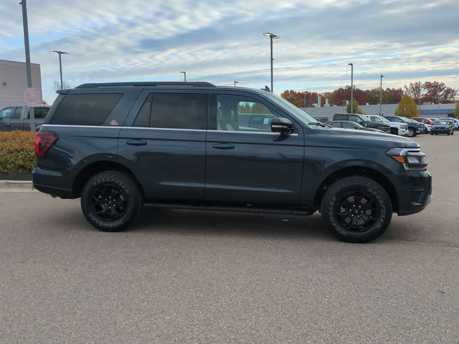 Thumbnail: 2023 Ford Expedition - 9