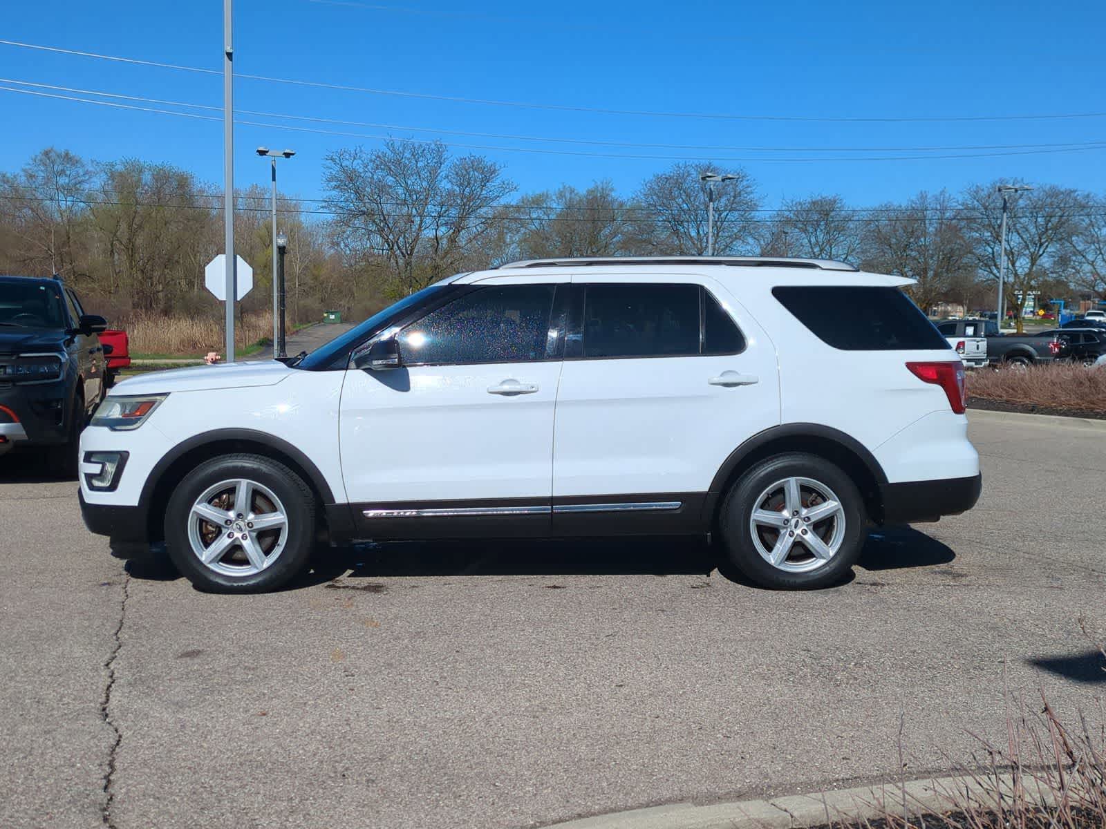 Thumbnail: 2017 Ford Explorer - 5