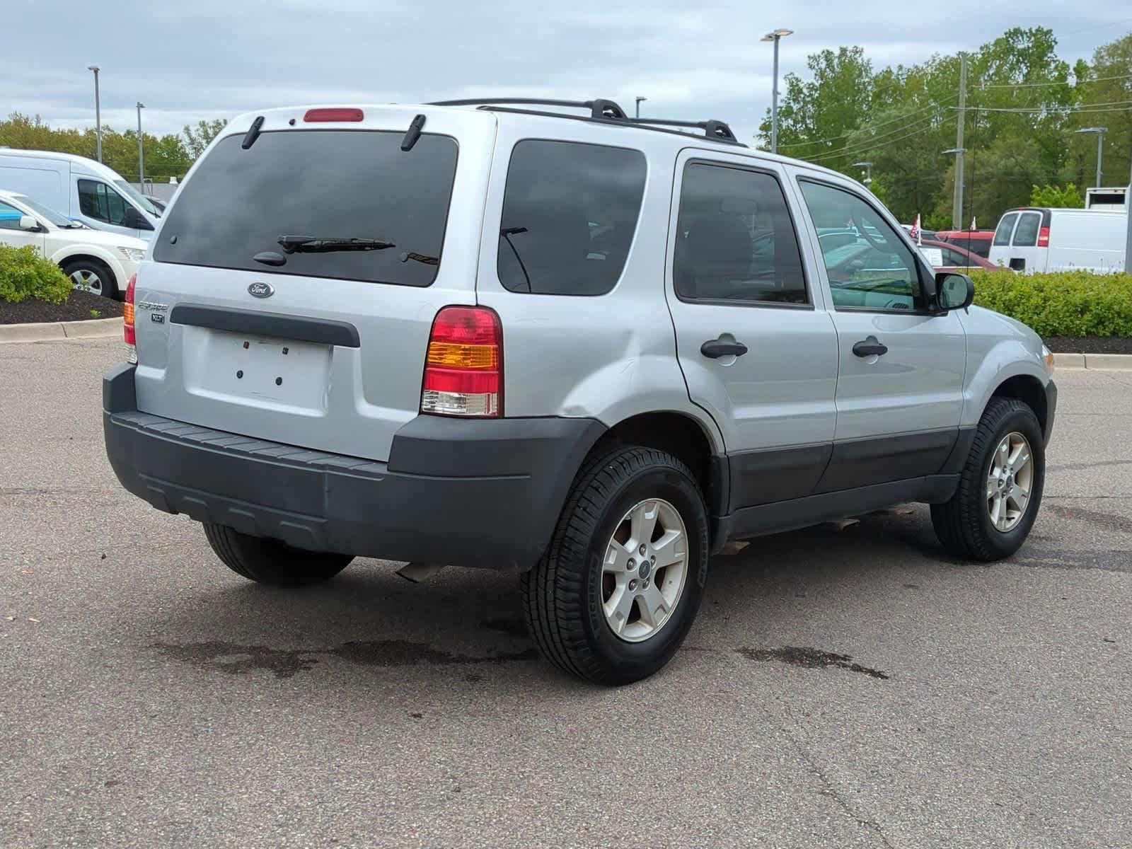 Thumbnail: 2005 Ford Escape - 8