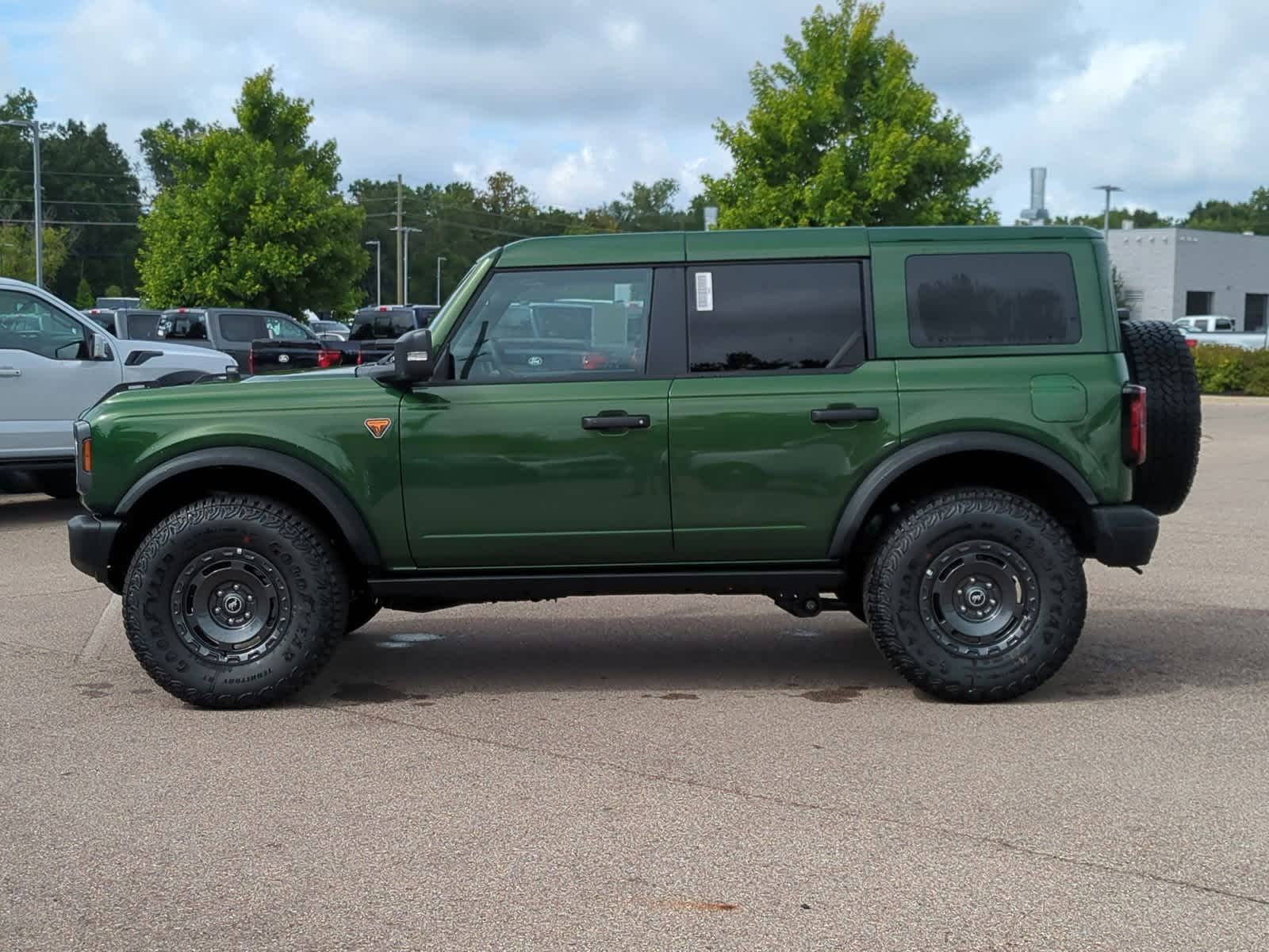 Thumbnail: 2025 Ford Bronco - 5