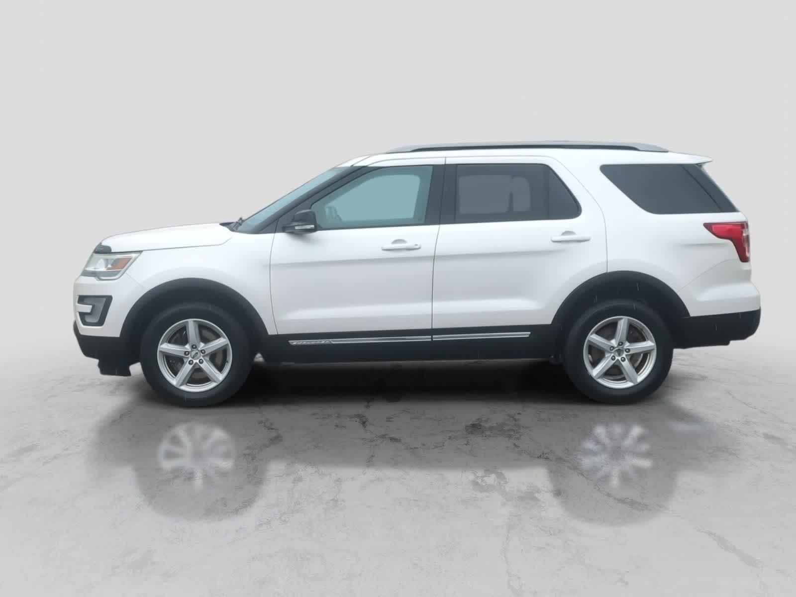 Thumbnail: 2017 Ford Explorer - 5