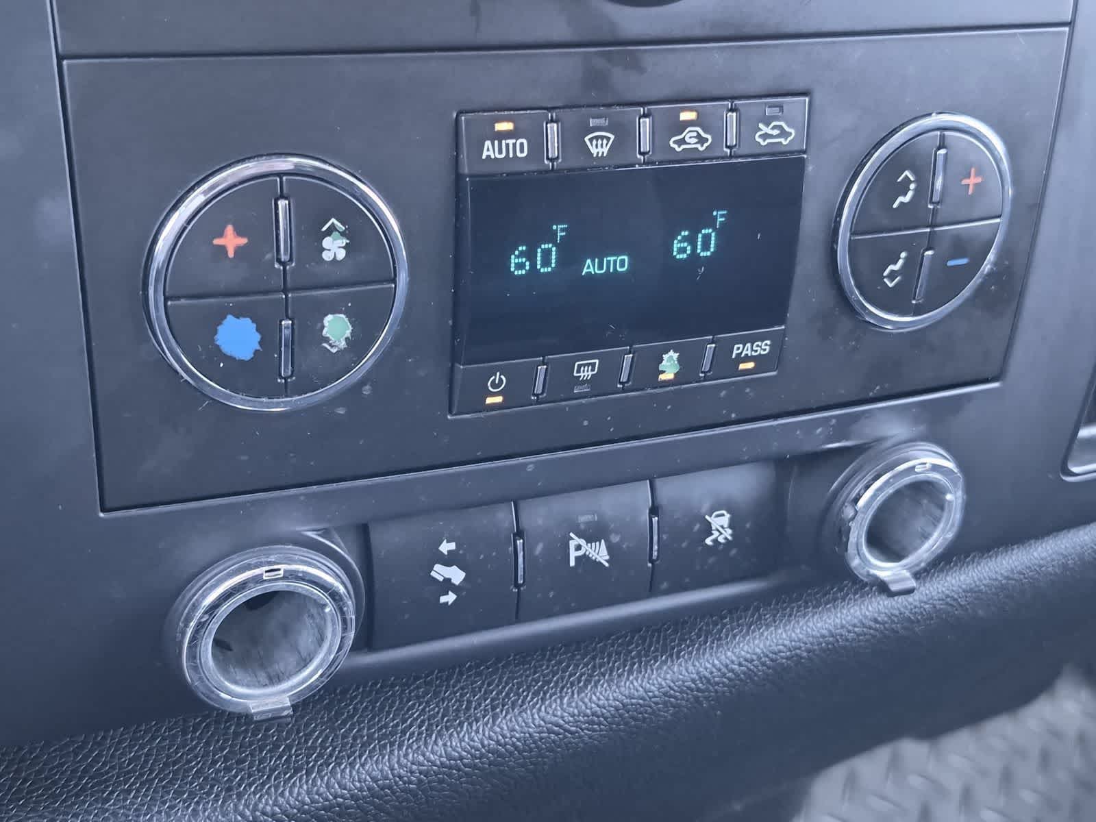 Thumbnail: 2009 GMC Sierra 2500 - 29