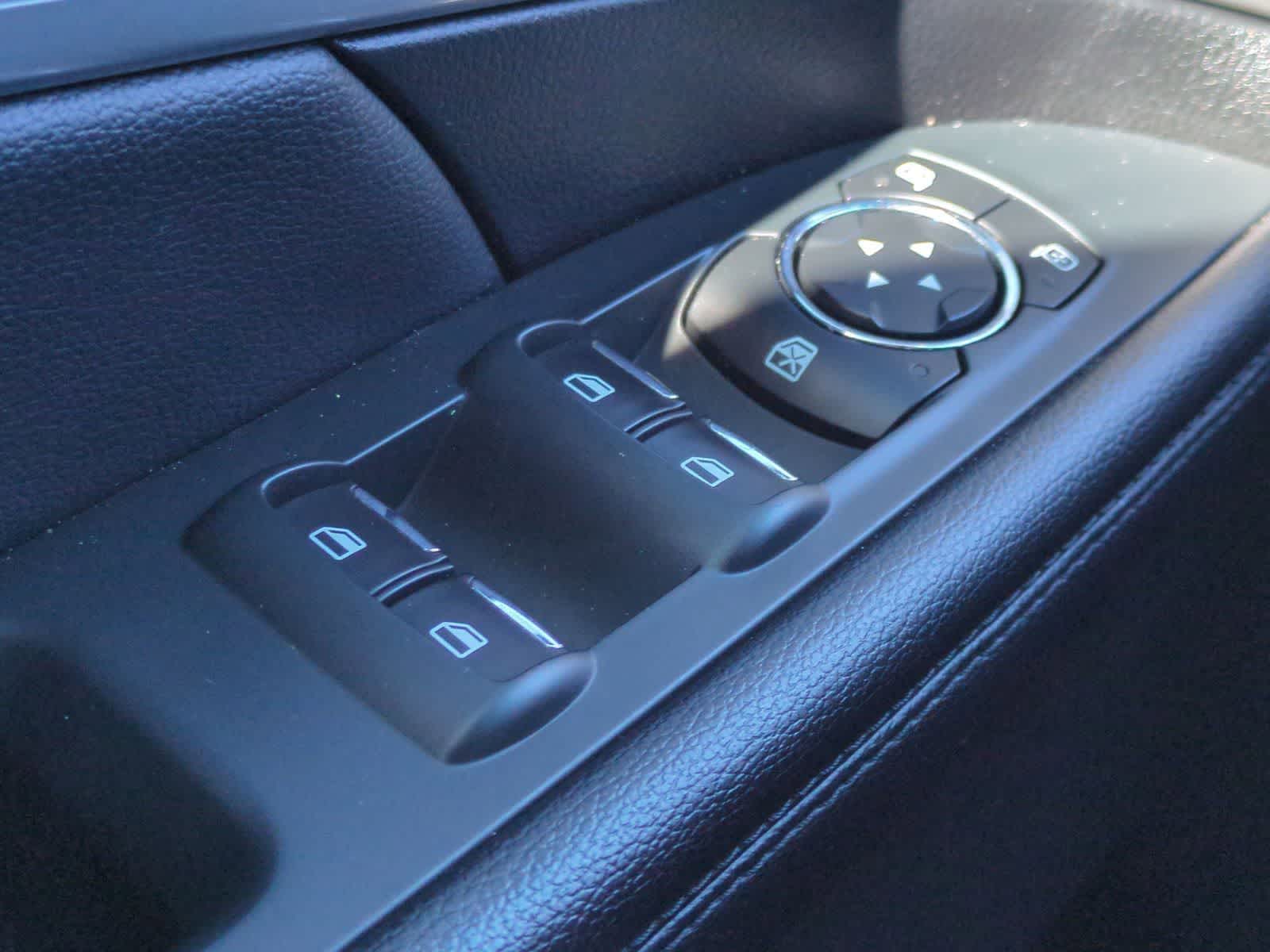 Thumbnail: 2017 Ford Explorer - 30