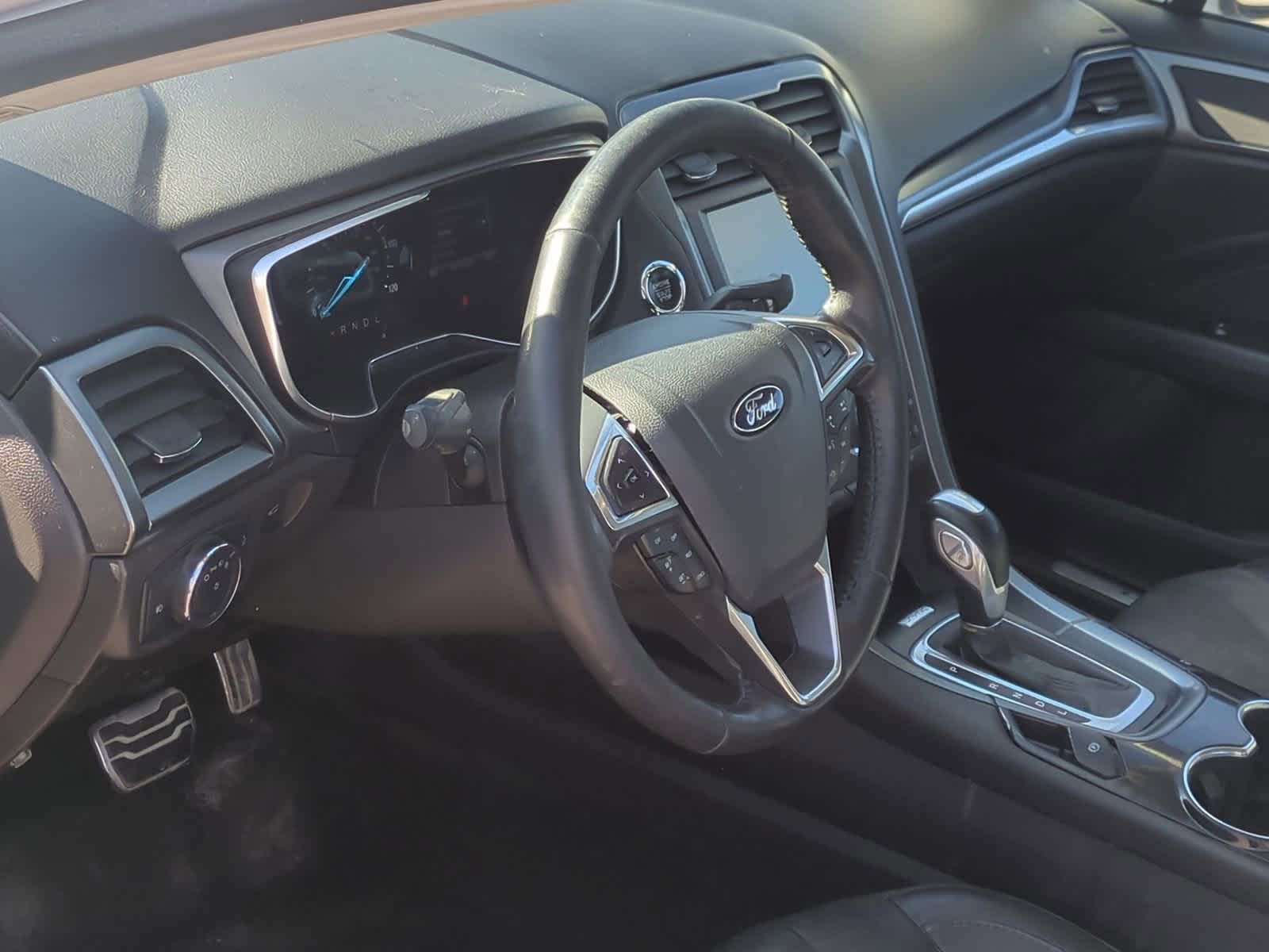 Thumbnail: 2016 Ford Fusion - 10