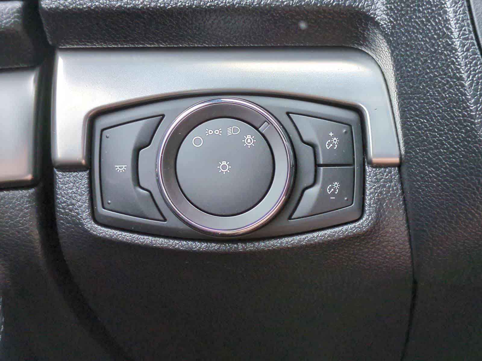 Thumbnail: 2018 Ford Explorer - 28