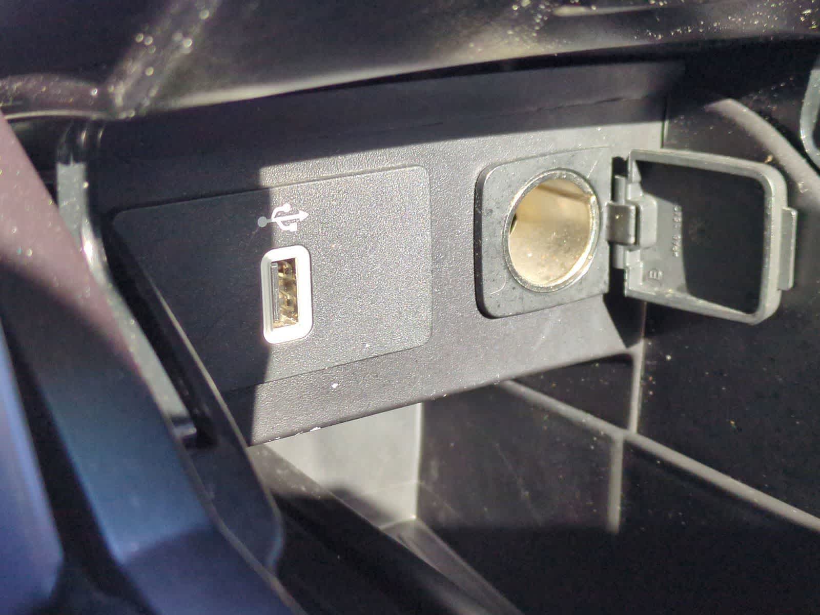 Thumbnail: 2017 Ford Explorer - 34