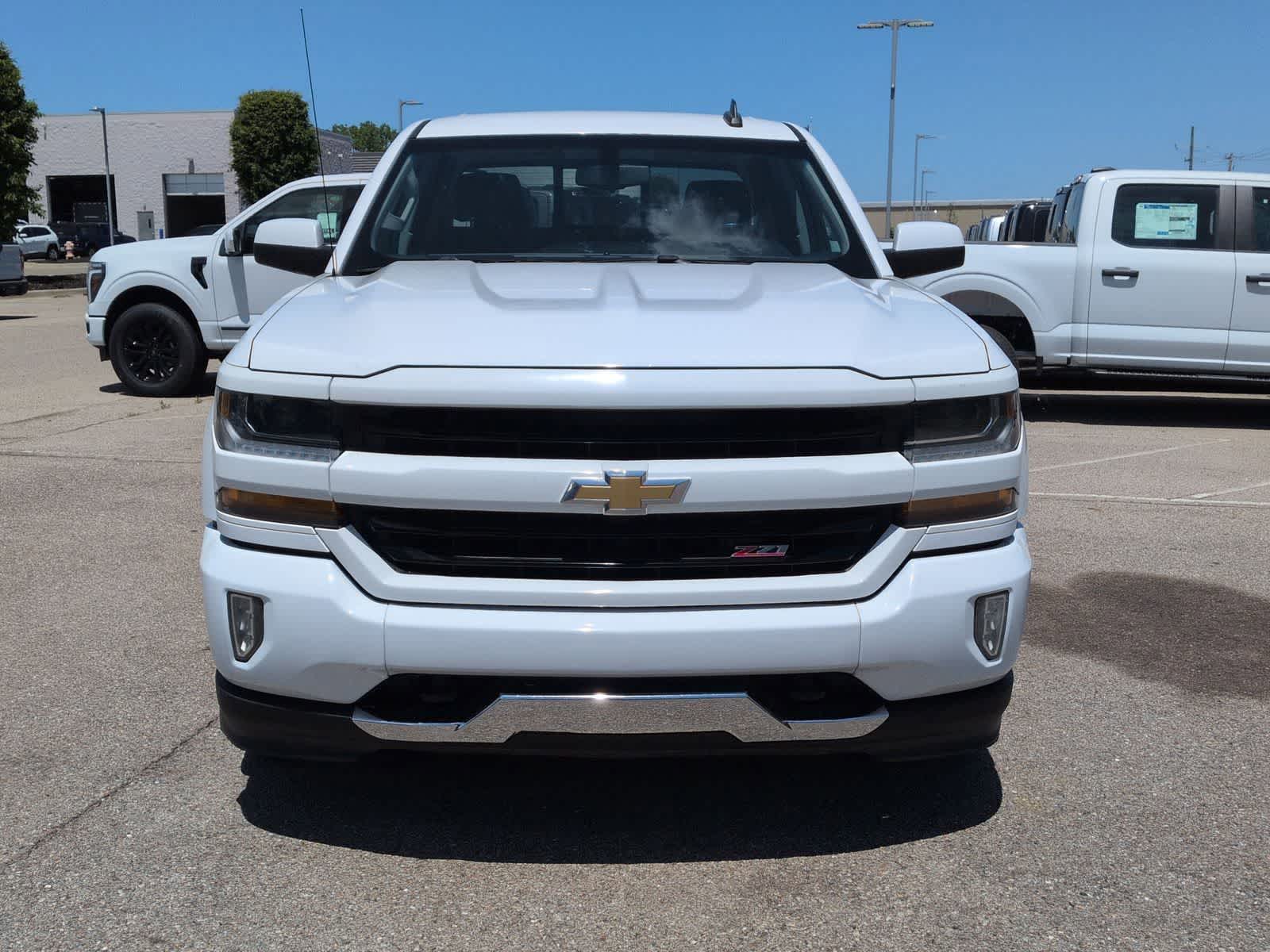 Thumbnail: 2018 Chevrolet Silverado 1500 - 3