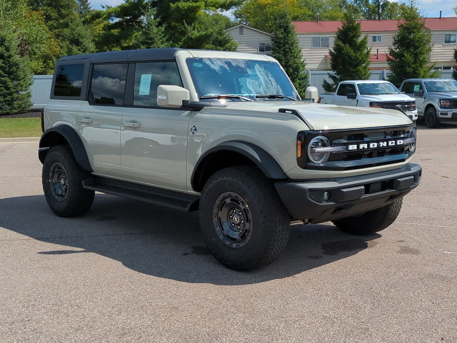 Thumbnail: 2025 Ford Bronco - 2