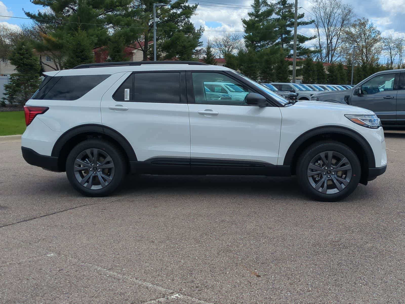 Thumbnail: 2026 Ford Explorer - 9