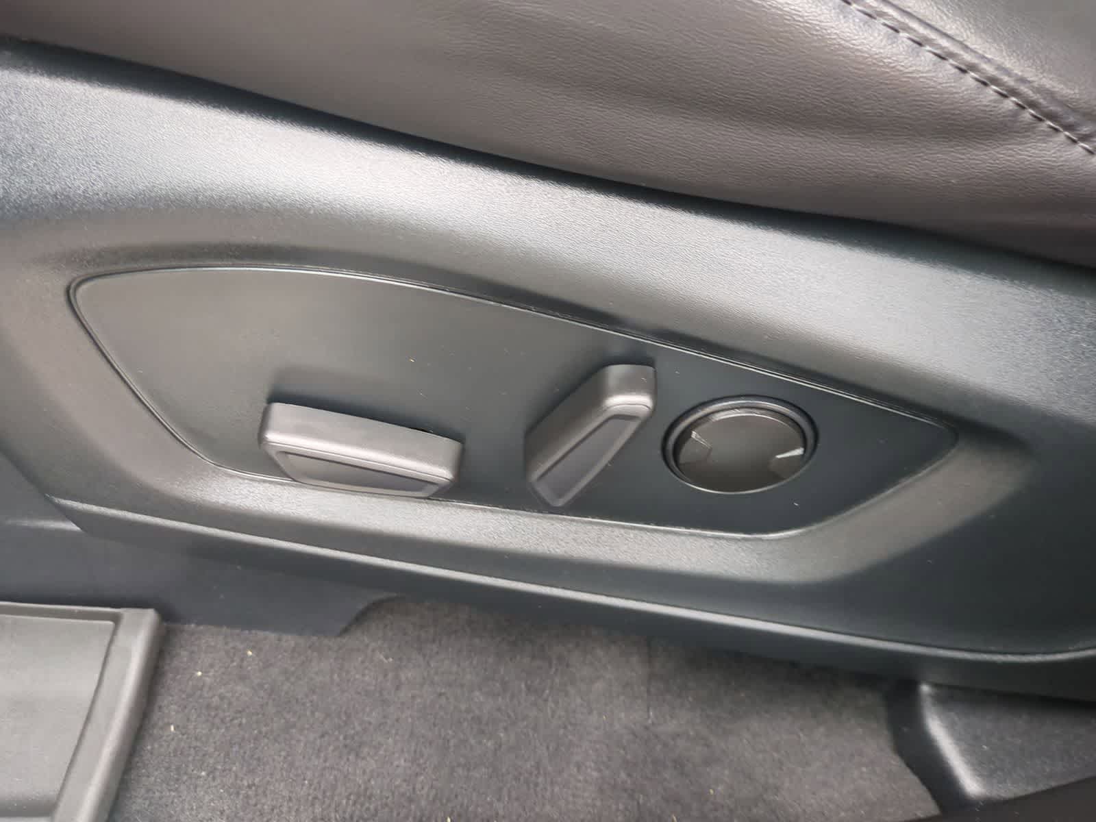 Thumbnail: 2023 Ford Explorer - 17