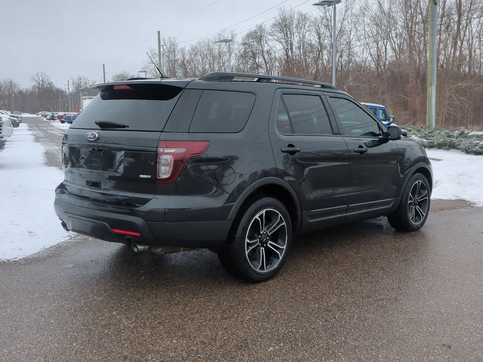 Thumbnail: 2015 Ford Explorer - 8