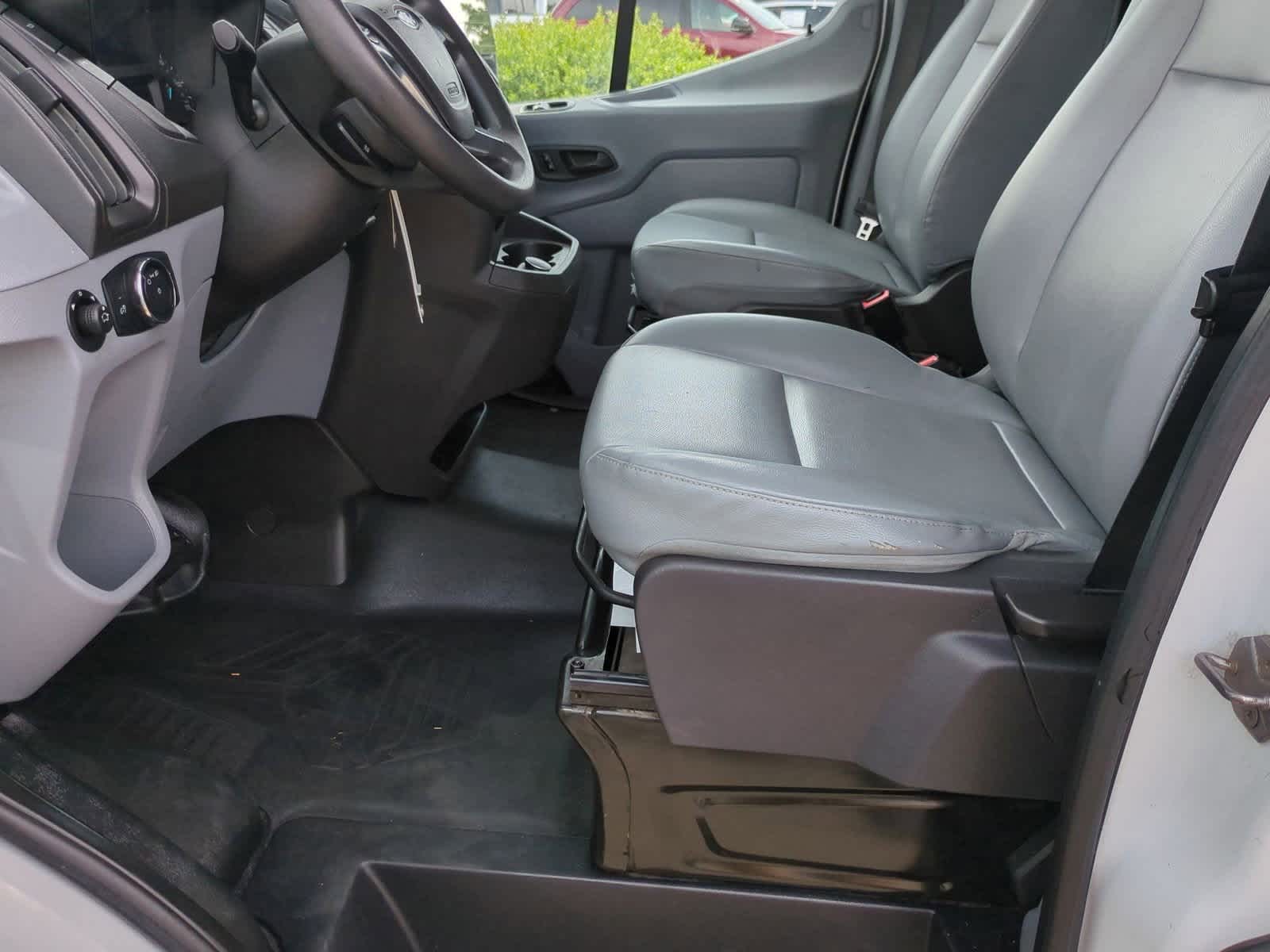 Thumbnail: 2017 Ford Transit Series - 15