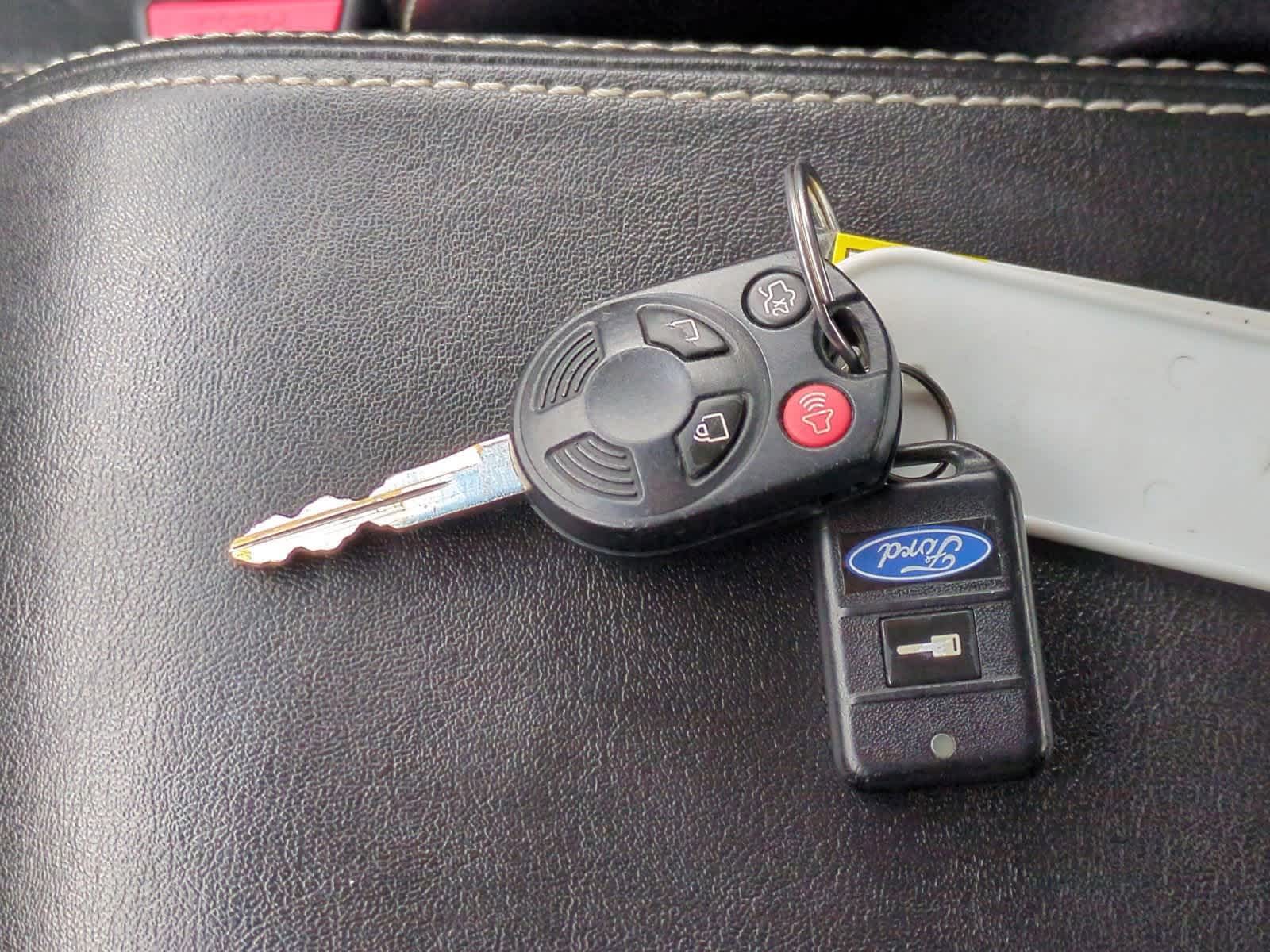 Thumbnail: 2010 Ford Fusion - 37