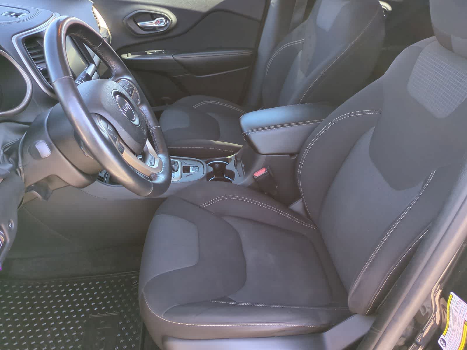 Thumbnail: 2016 Jeep Cherokee - 16