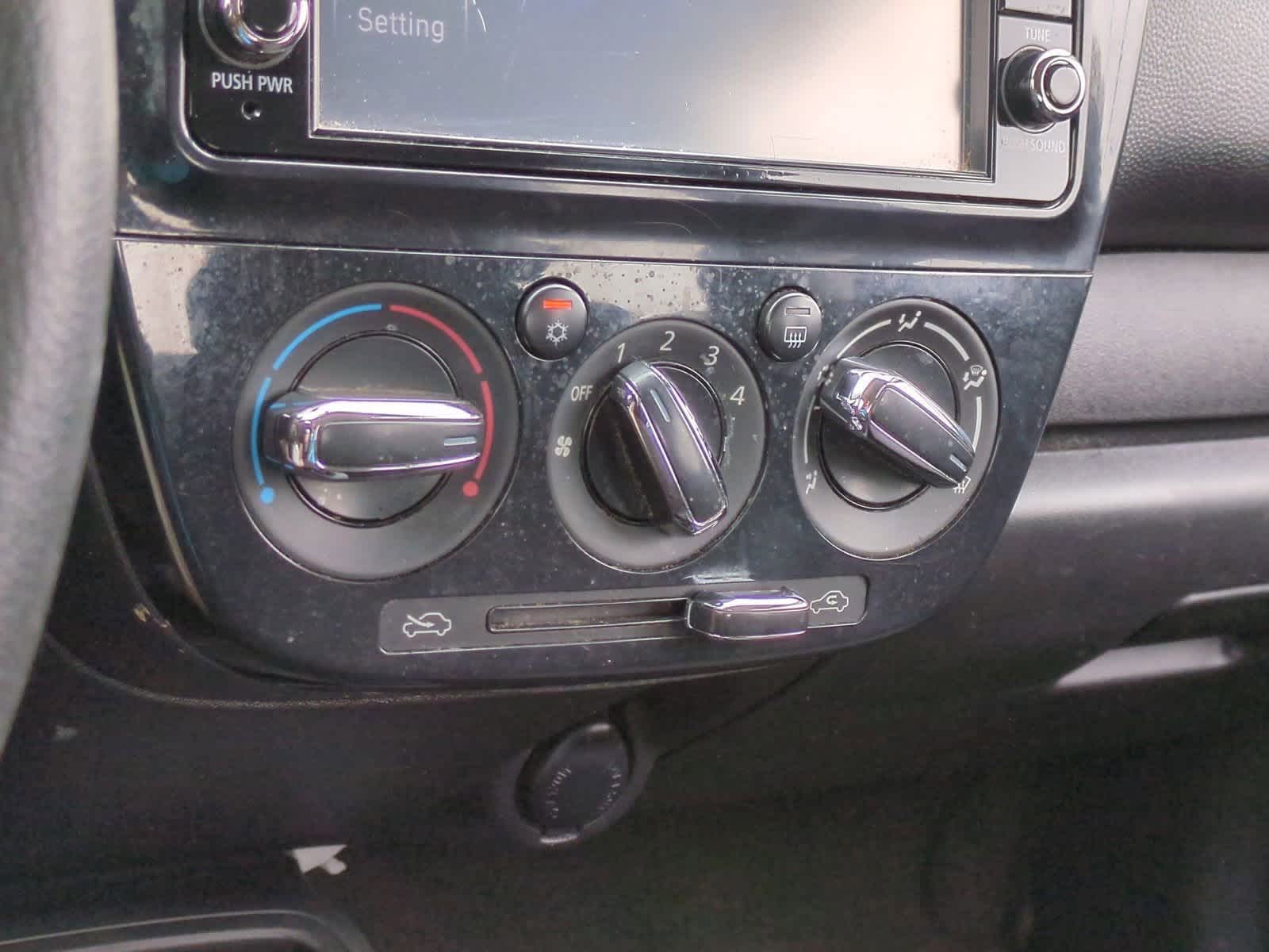 2018 Mitsubishi Mirage ES 27