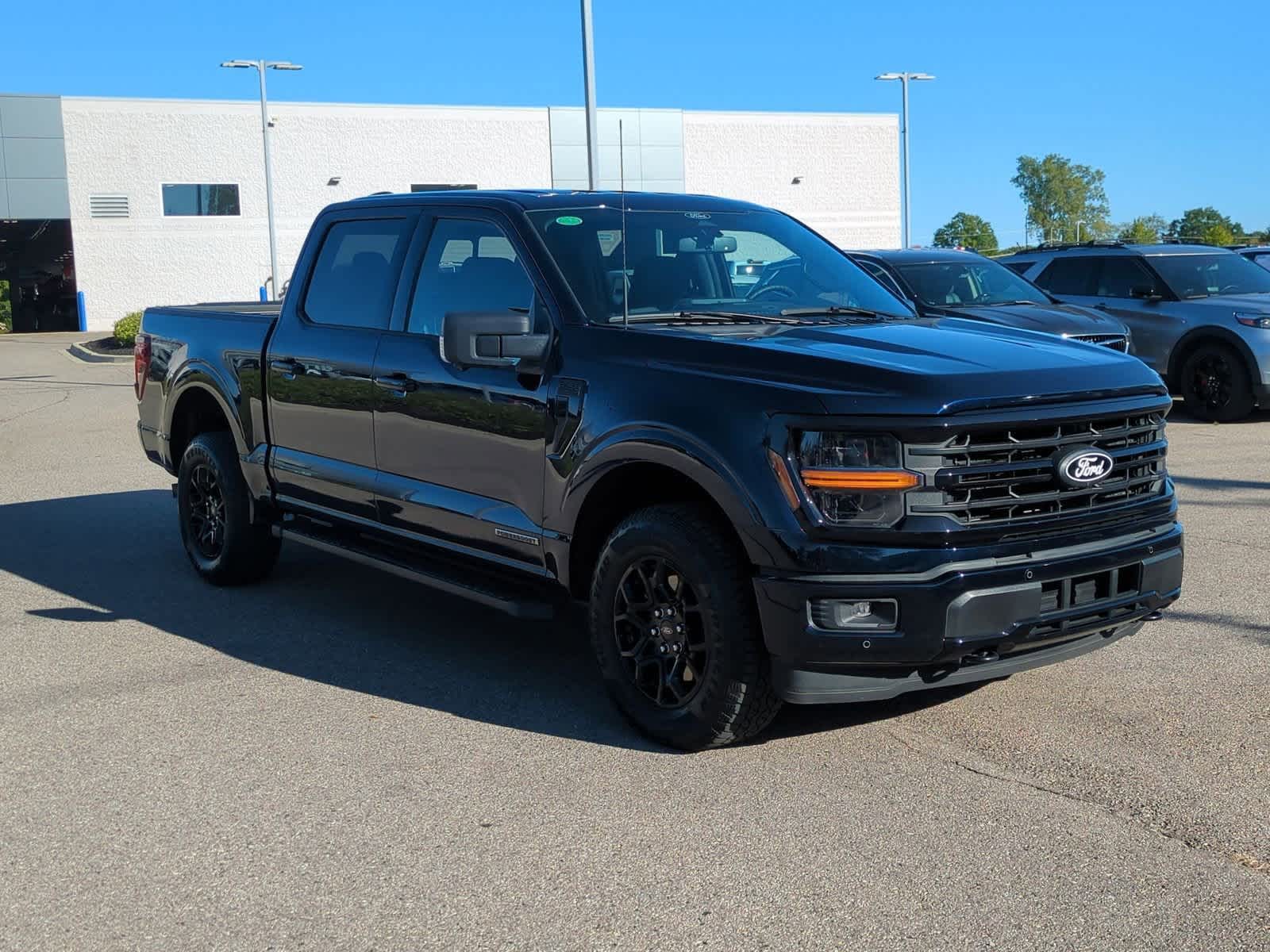 2024 Ford F-150 XLT photo 2