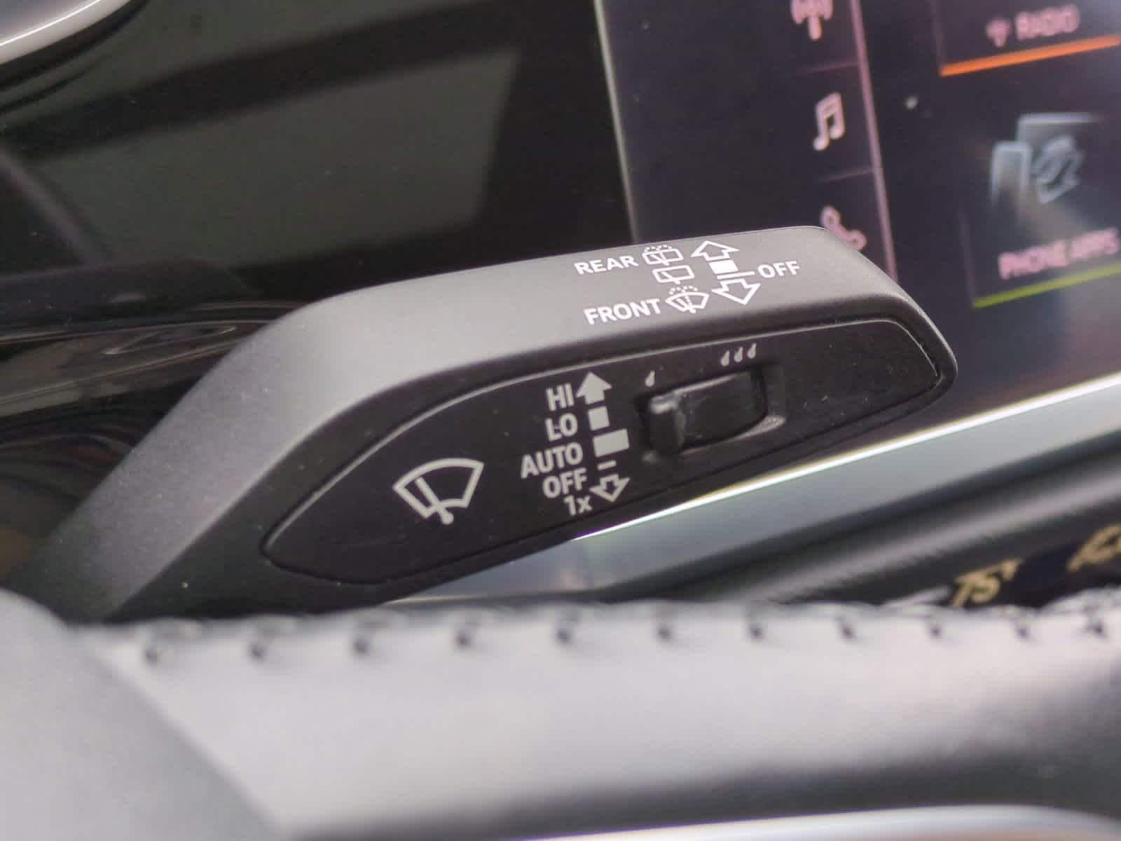 Thumbnail: 2020 Audi Q3 - 27