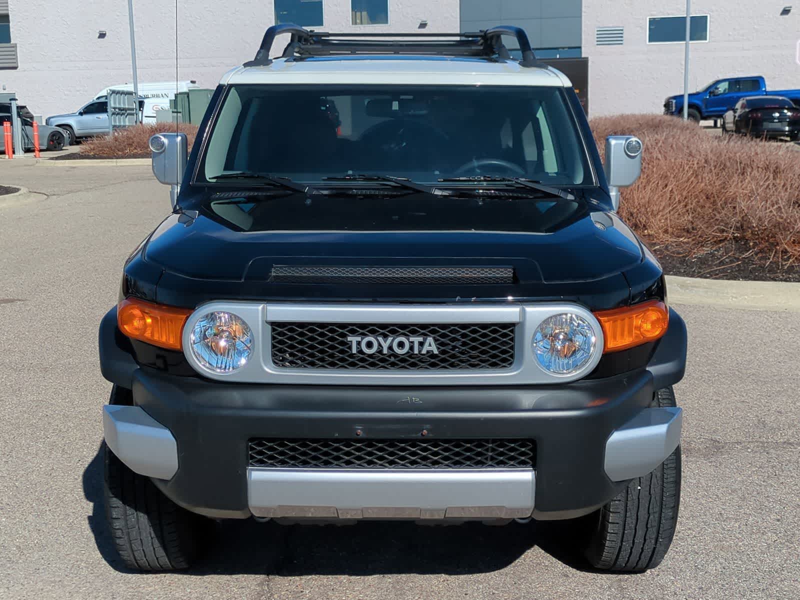 Thumbnail: 2010 Toyota FJ Cruiser - 3