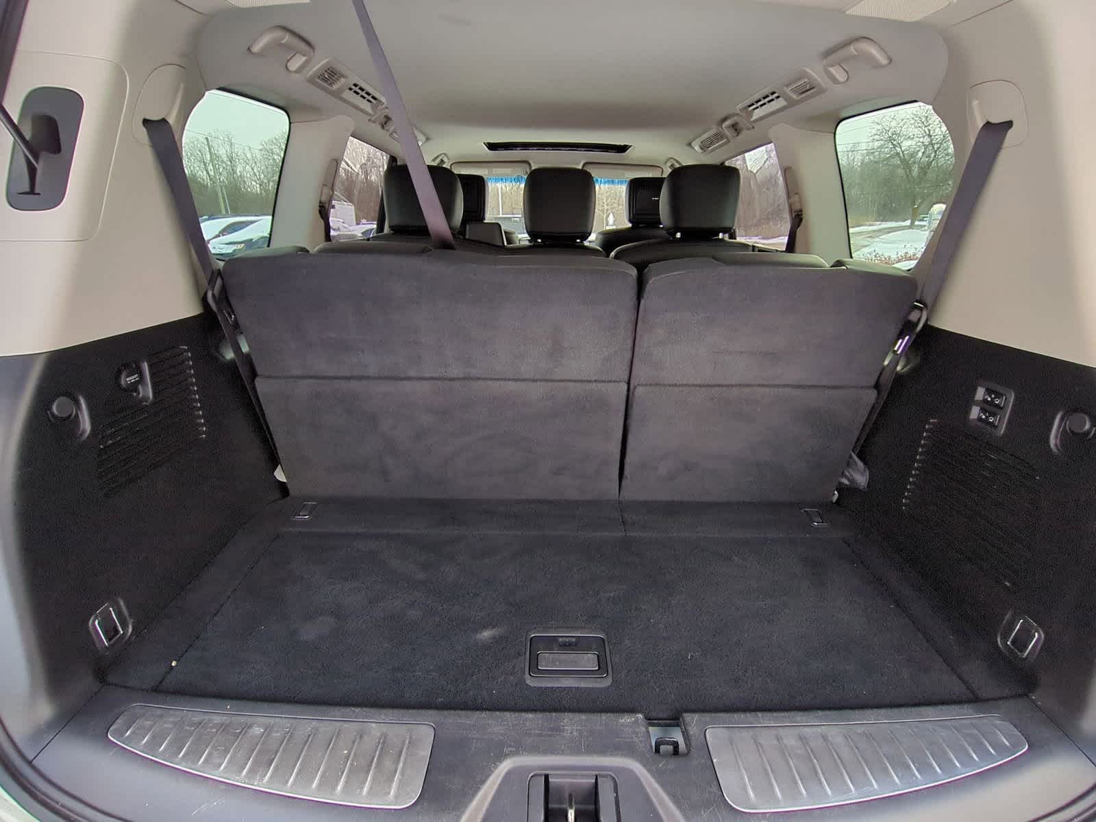 2017 Nissan Armada Platinum Edition 36